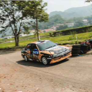 Dewa United Motorsport X MSRT Juara Umum Kejurnas Sprint Rally Bandung