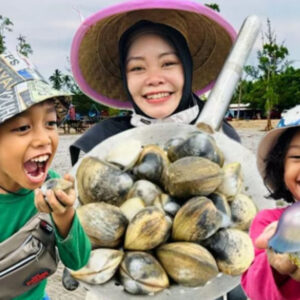 Petualangan Seru Mamah Nada! Belajar Cari Kerang di Pantai Ambalat Bareng Anak-anak