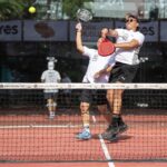 Cara bermain padel: Aturan servis, skor, dan penggunaan lapangan