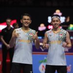 2 Ganda Putra Indonesia Melaju Dramatis ke Semifinal