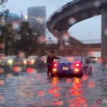 Cara lebih aman jika terpaksa terjang banjir dengan mobil listrik