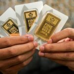 Harga Emas Antam Ambruk Parah Hari Ini Tinggalkan Posisi Rp1,9 Juta per Gram