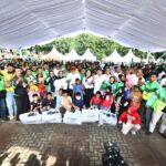 Pertamina Salurkan 1000 Seragam dan Peralatan Sekolah untuk Para Anak Ojek